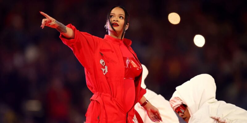 Rihanna-Superbowl-1.jpeg